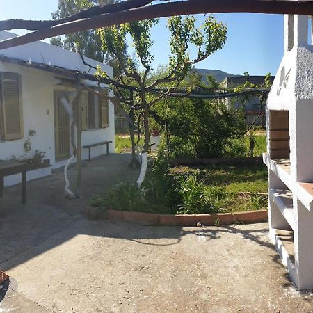 Cosy Home With Private Parking By The Sea Синискола Экстерьер фото